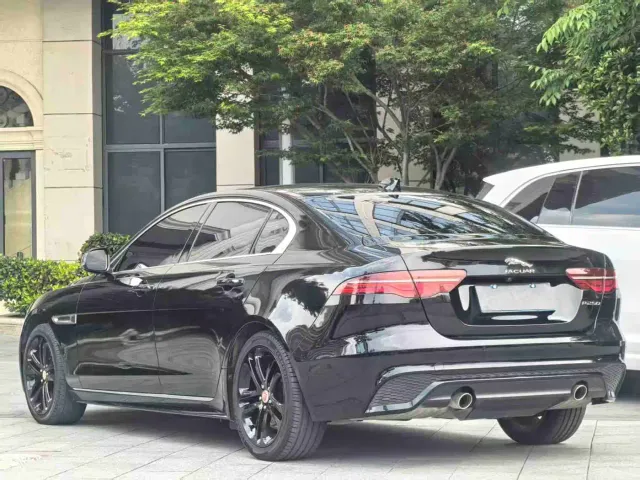 Jaguar XEL — Фото автомобиля 10