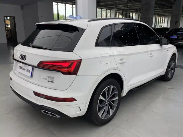 Audi Q5L — Фото автомобиля 3