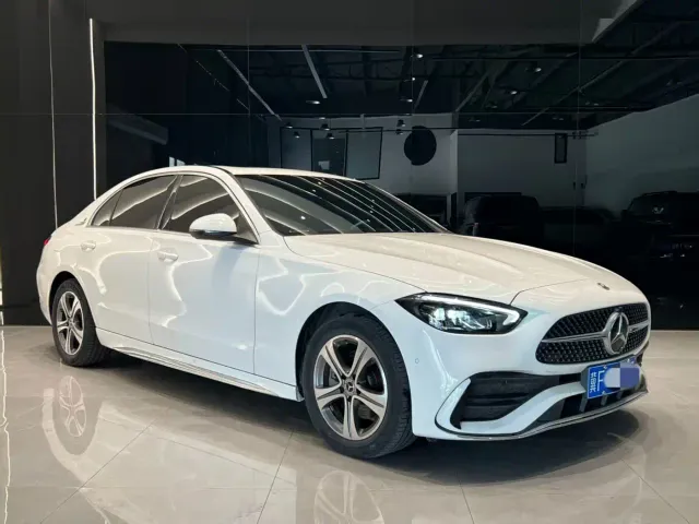 Mercedes-Benz C-Class — Фото автомобиля 3