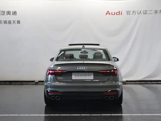 Audi S4 — Фото автомобиля 6