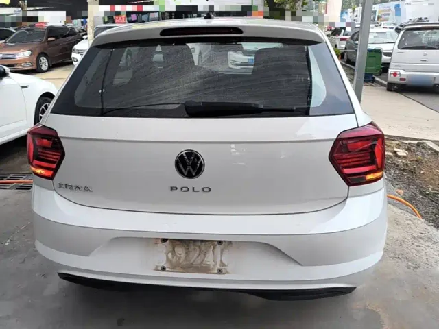 Volkswagen Polo — Фото автомобиля 5