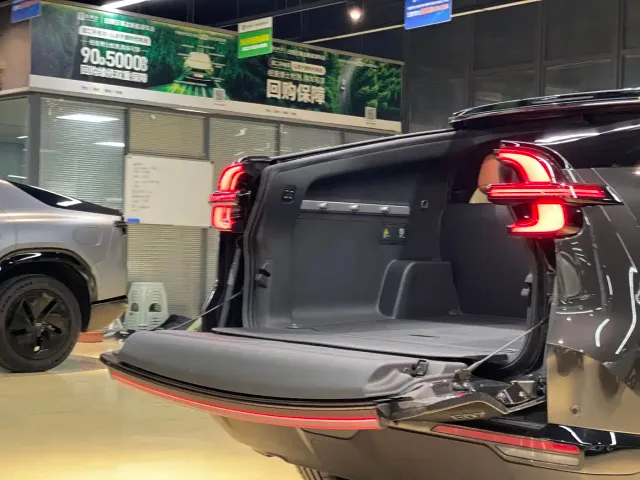 Changan Qiyuan E07 — Фото автомобиля 22