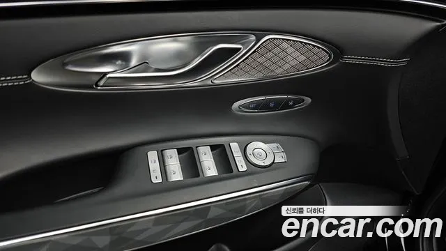 Genesis GV70 — Фото автомобиля 23