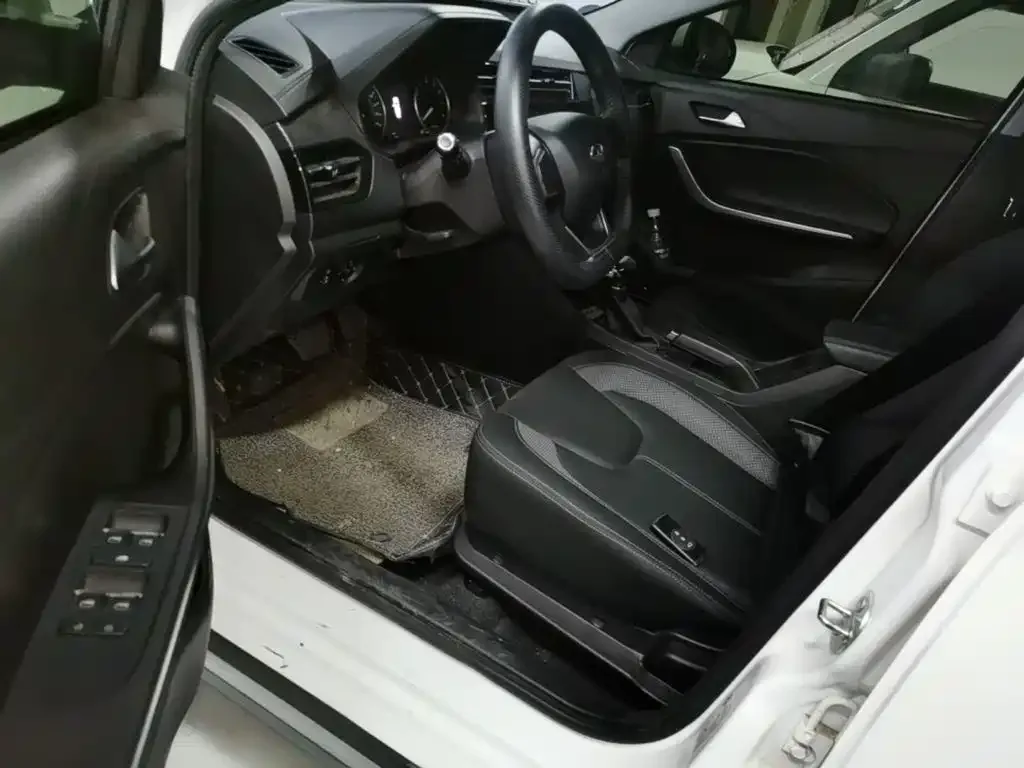 Chery Tiggo 3x 2024 1.5L CVT Excellence — Фото автомобиля 14