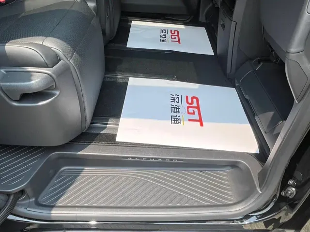 Toyota Alphard — Фото автомобиля 13