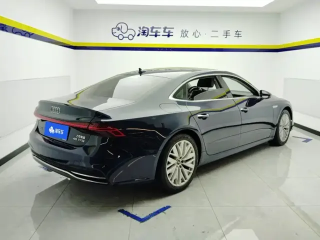Audi A7L — Фото автомобиля 3