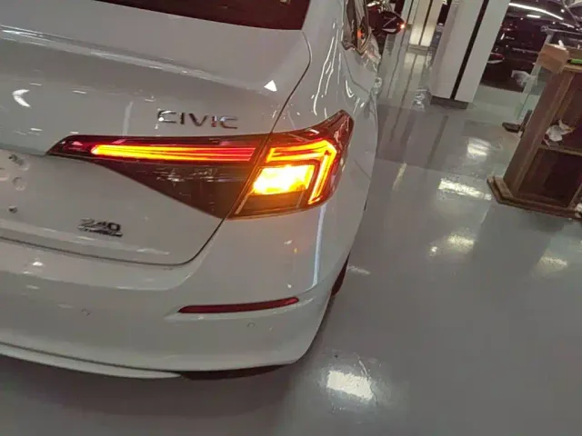 Honda Civic — Фото автомобиля 7