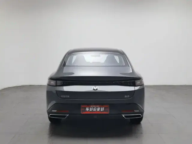Changan Eado — Фото автомобиля 4