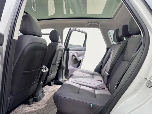 Leapmotor C10 — Фото автомобиля 9