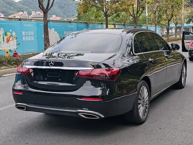 Mercedes-Benz E-Class — Фото автомобиля 8