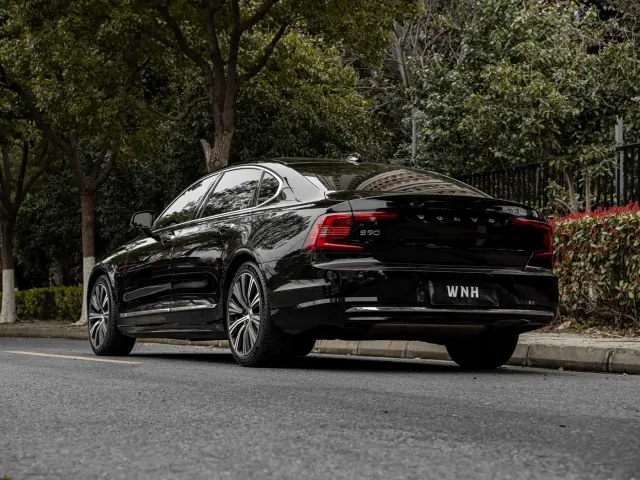 Volvo S90 — Фото автомобиля 5