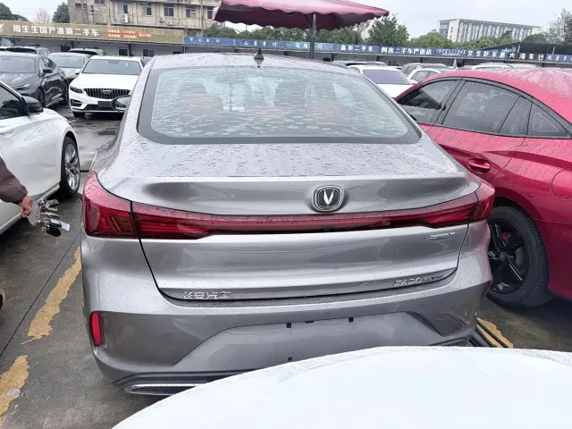 Changan Eado — Фото автомобиля 15