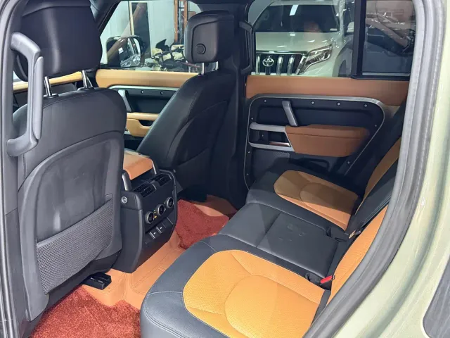 Land Rover Defender — Фото автомобиля 20