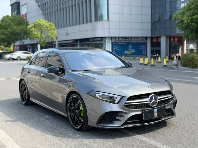 Mercedes-Benz Mercedes-Benz A-Class AMG 2020 AMG A 35 L 4MATIC — Фото автомобиля 3