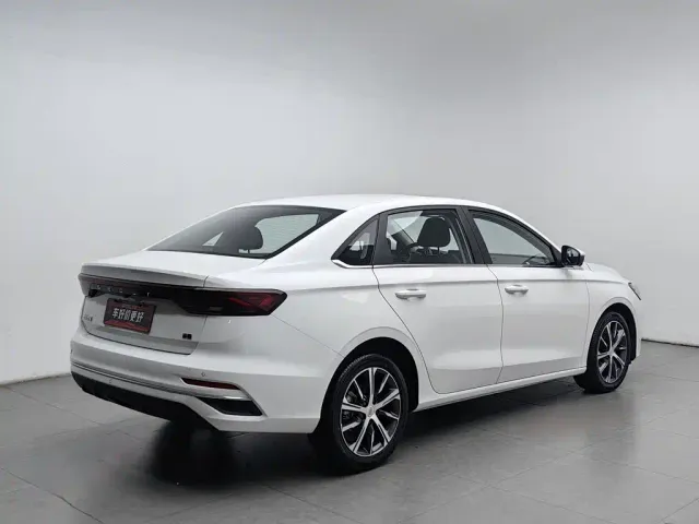 Geely Emgrand — Фото автомобиля 2