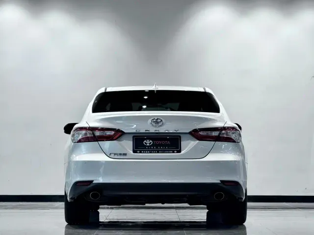 Toyota Camry — Фото автомобиля 4
