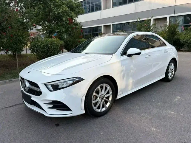 Фотография автомобиля — Mercedes-Benz A-Class