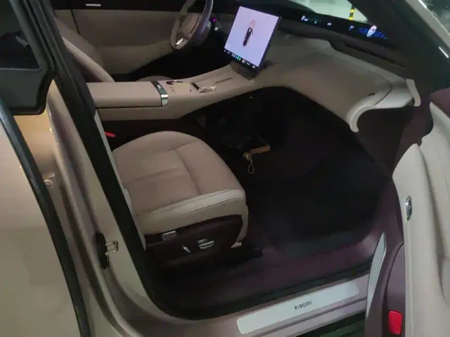 Xiaomi YU7 — Фото автомобиля 8