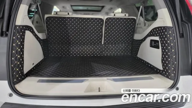Cadillac Escalade 5th Gen — Фото автомобиля 18
