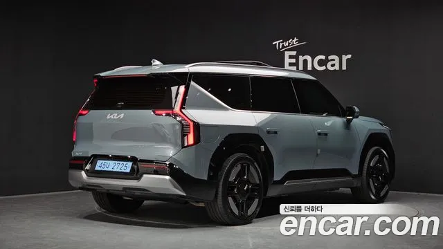 Kia EV9 — Фото автомобиля 2