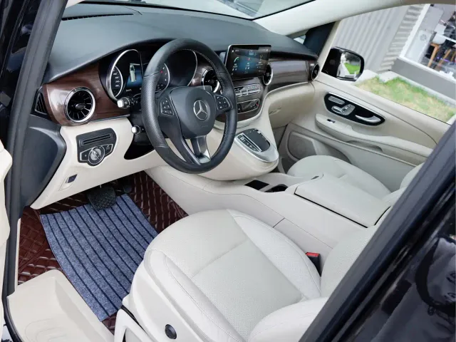 Mercedes-Benz V-Class — Фото автомобиля 11