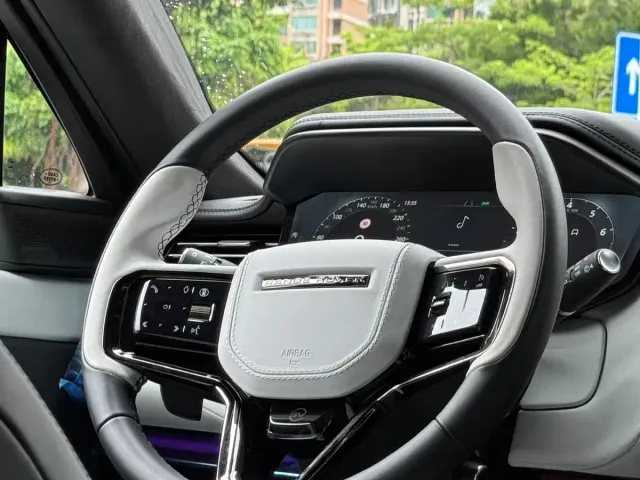 Land Rover Range Rover Sport — Фото автомобиля 8