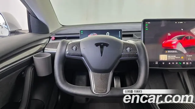 Tesla Model 3 — Фото автомобиля 12