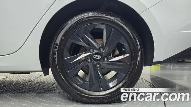 Hyundai Avante CN7 — Фото автомобиля 21