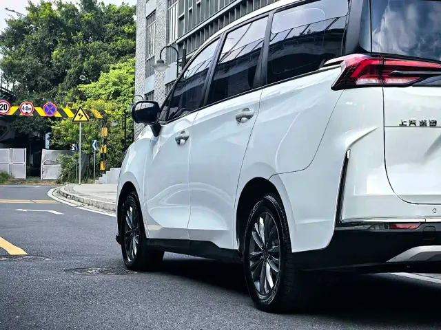 Maxus EUNIQ 5 — Фото автомобиля 16