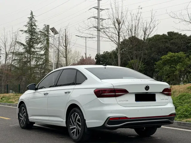 Volkswagen Lavida — Фото автомобиля 6