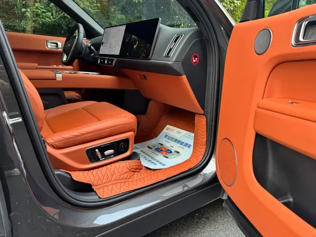 Li Auto L8 — Фото автомобиля 8