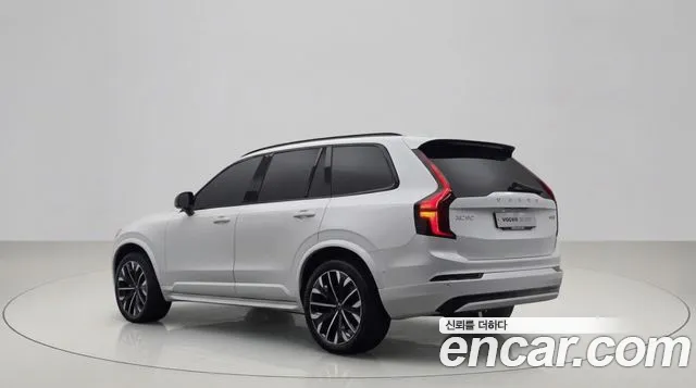 Volvo XC90 — Фото автомобиля 4