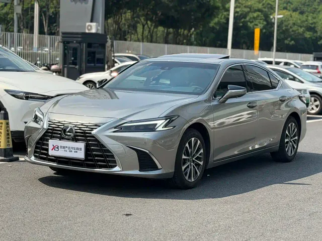 Lexus ES — Фото автомобиля 6