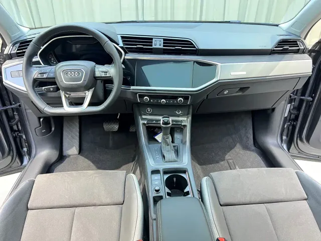 Audi Q3 — Фото автомобиля 11