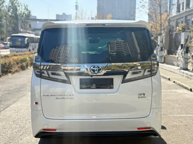 Toyota Vellfire — Фото автомобиля 12