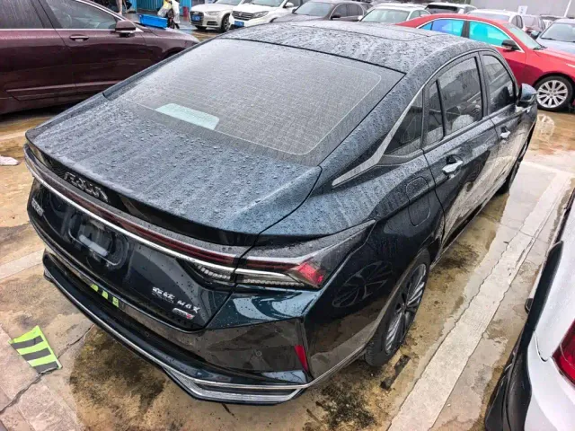 Dongfeng Yixuan MAX — Фото автомобиля 5