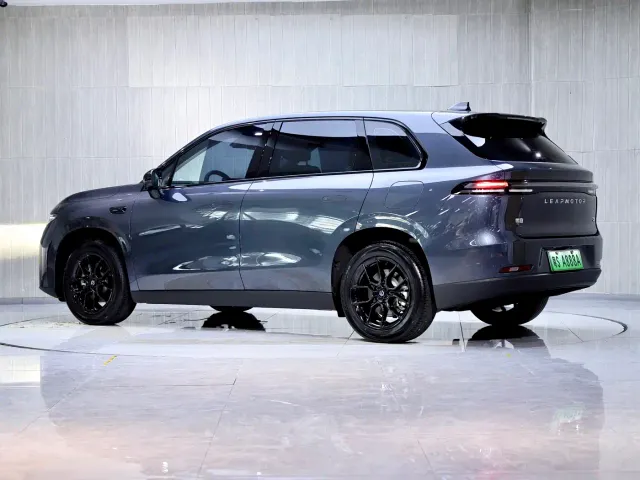 Leapmotor C10 — Фото автомобиля 5