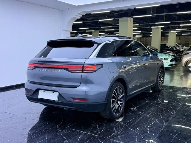 Leapmotor C11 — Фото автомобиля 21