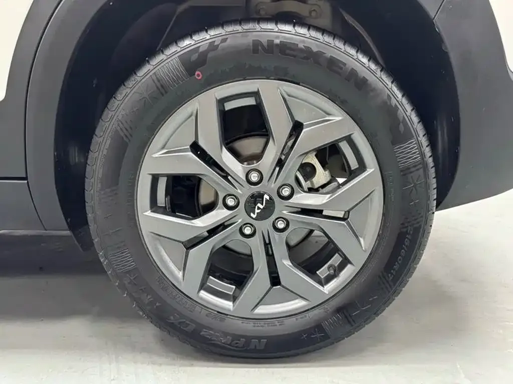 Kia Seltos 2023 1.5L CVT Luxury Edition — Фото автомобиля 19