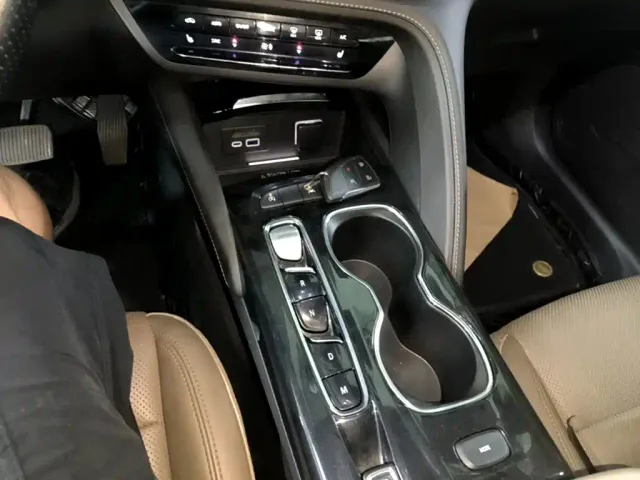 Buick Envision Plus — Фото автомобиля 13