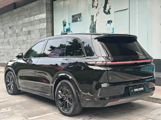 Li Auto L8 — Фото автомобиля 6
