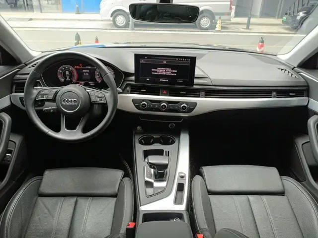 Audi A4L — Фото автомобиля 5