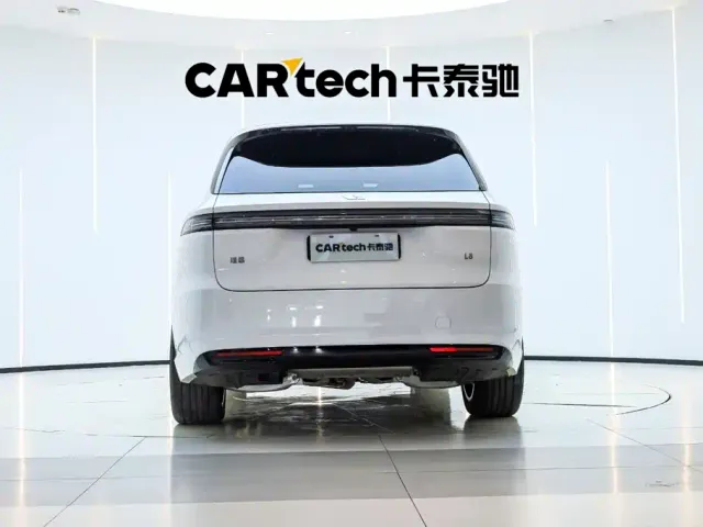 Li Auto L8 — Фото автомобиля 2