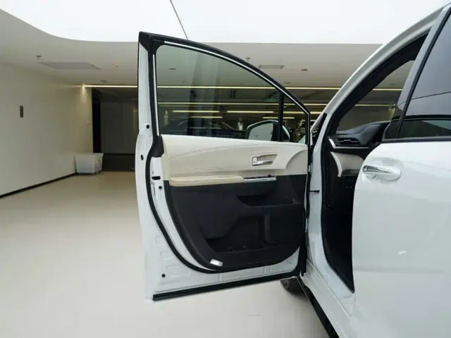 Toyota Sienna — Фото автомобиля 16