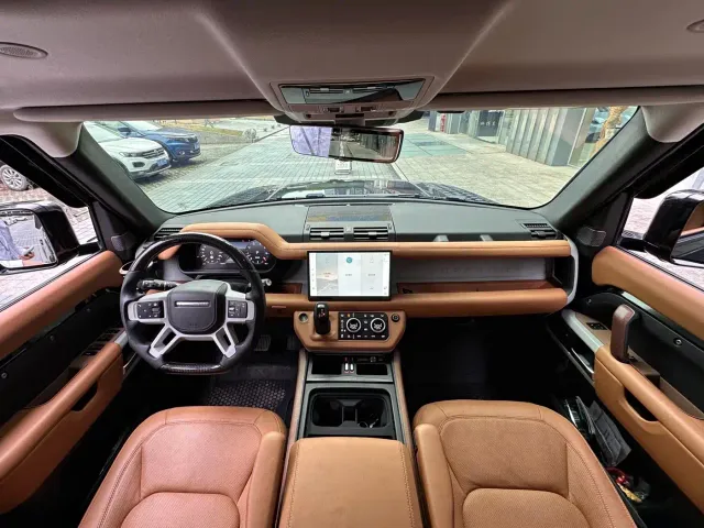 Land Rover Defender — Фото автомобиля 8
