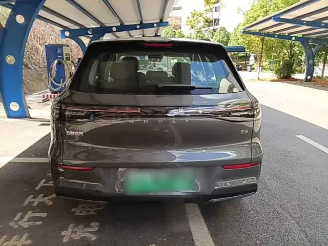 Geely Galaxy Galaxy E5 2026 610km Explorer+ Edition — Фото автомобиля 5
