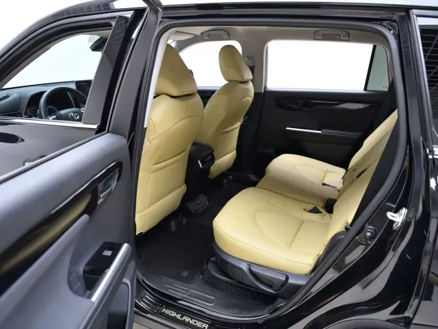 Toyota Highlander — Фото автомобиля 12