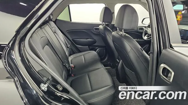 Hyundai Venue — Фото автомобиля 16