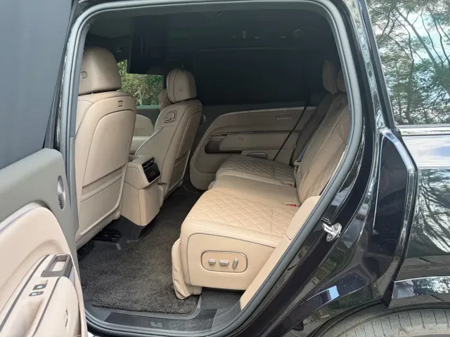 Li Auto L8 — Фото автомобиля 5