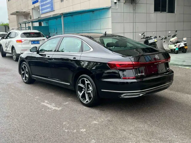 Volkswagen Passat — Фото автомобиля 11